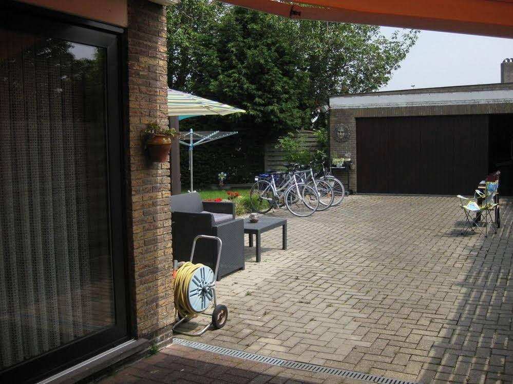 Ferienwohnung Logies Lily Oudenburg Exterior foto