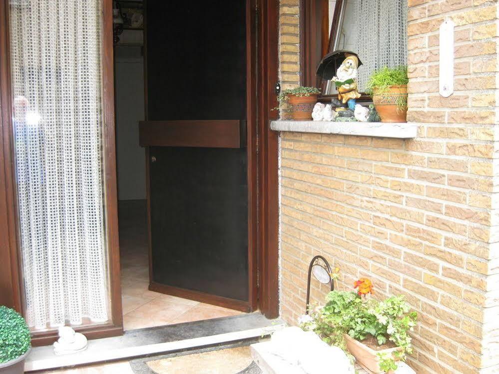 Ferienwohnung Logies Lily Oudenburg Exterior foto