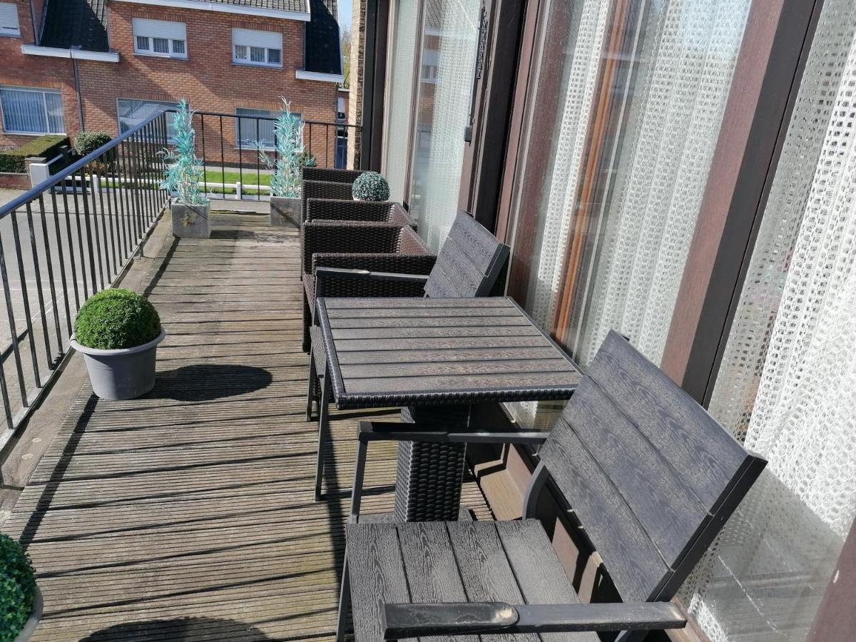 Ferienwohnung Logies Lily Oudenburg Exterior foto